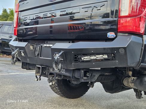 Used 2022 Ford F250 Lariat w/ Lariat Ultimate Package image 19