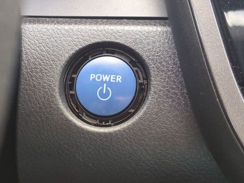 Used 2019 Toyota Camry LE FWD image 35