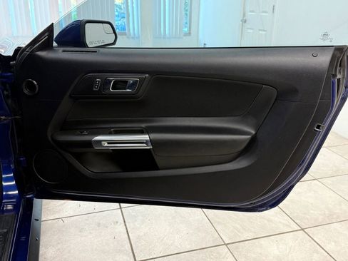 Used 2015 Ford Mustang Coupe image 18