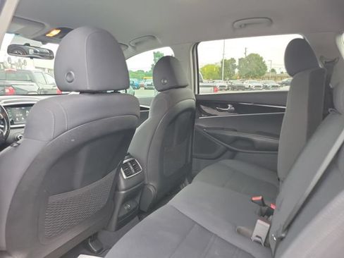 Used 2020 Kia Sorento LX AWD/4WD image 31