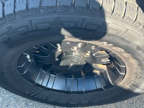 Used 2019 Toyota Tacoma SR image 22