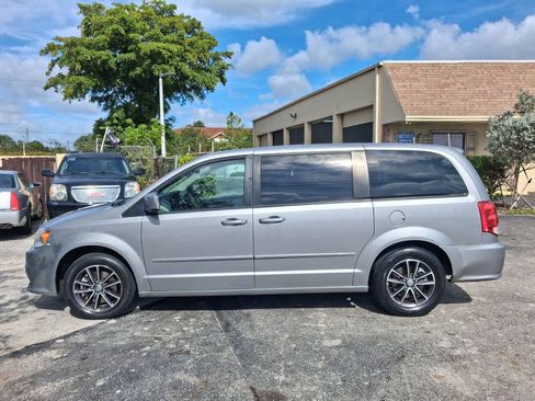 Used 2017 Dodge Grand Caravan SE w/ Power Window Group FWD image 1