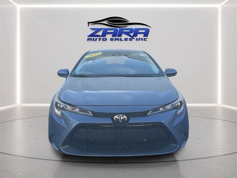 Used 2021 Toyota Corolla LE FWD image 2