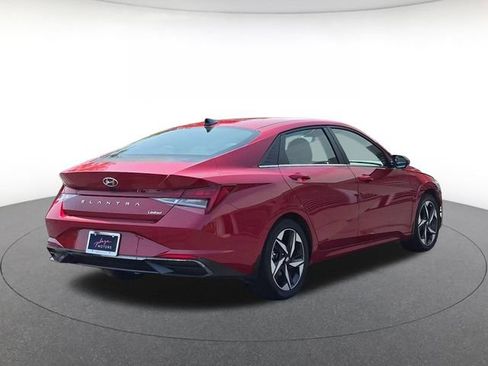 Used 2023 Hyundai Elantra Limited FWD image 5