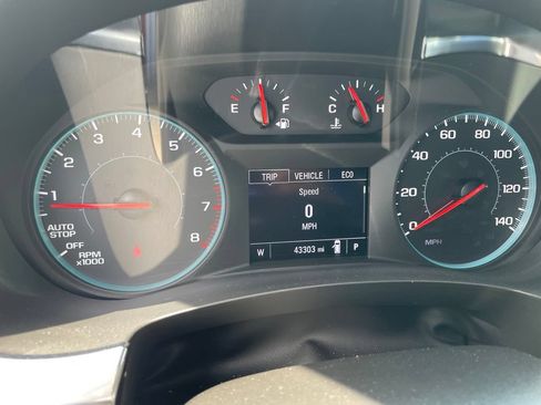 Used 2022 Chevrolet Traverse LT FWD image 25