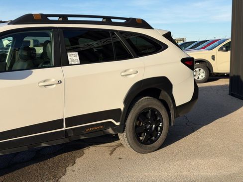 Used 2022 Subaru Outback Wilderness w/ Wilderness Package image 13