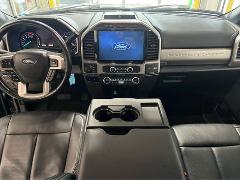 Used 2022 Ford F350 Lariat w/ Chrome Package image 8