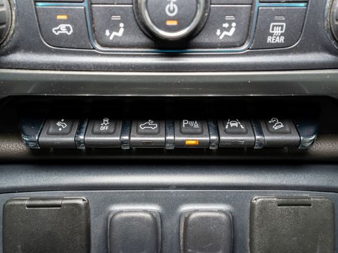 Used 2017 Chevrolet Silverado 1500 LTZ Z71 image 26