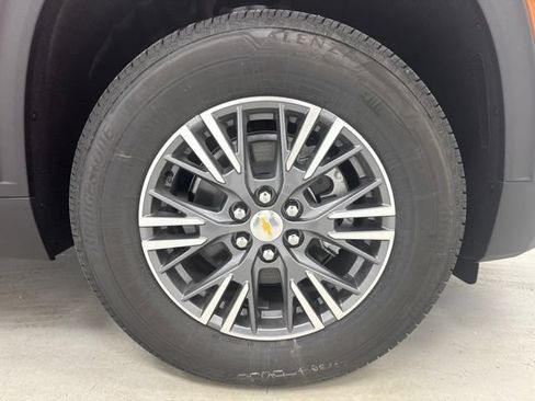 New 2026 Chevrolet Traverse LT w/ Driver Confidence Package FWD image 34