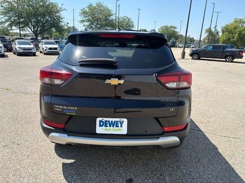 Used 2021 Chevrolet TrailBlazer LT w/ Sun and Liftgate Package AWD/4WD image 4