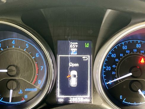 Used 2018 Toyota Corolla iM image 23