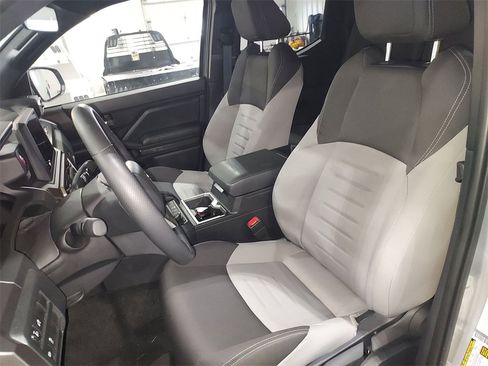 Used 2025 Toyota Tacoma TRD Off-Road image 17