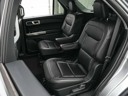 Certified 2024 Ford Explorer XLT w/ Equipment Group 202A AWD/4WD image 19