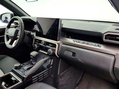 Used 2025 Toyota Tacoma TRD Off-Road AWD/4WD image 23