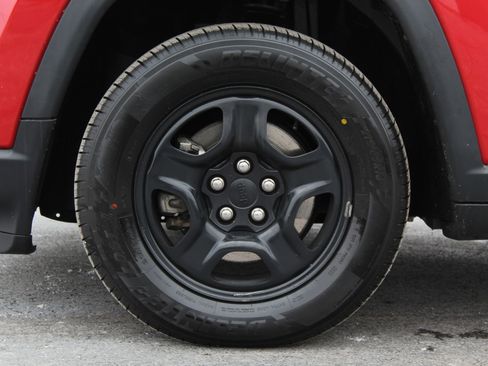 Used 2018 Jeep Compass Sport image 22