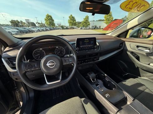 Certified 2023 Nissan Rogue SV FWD image 19