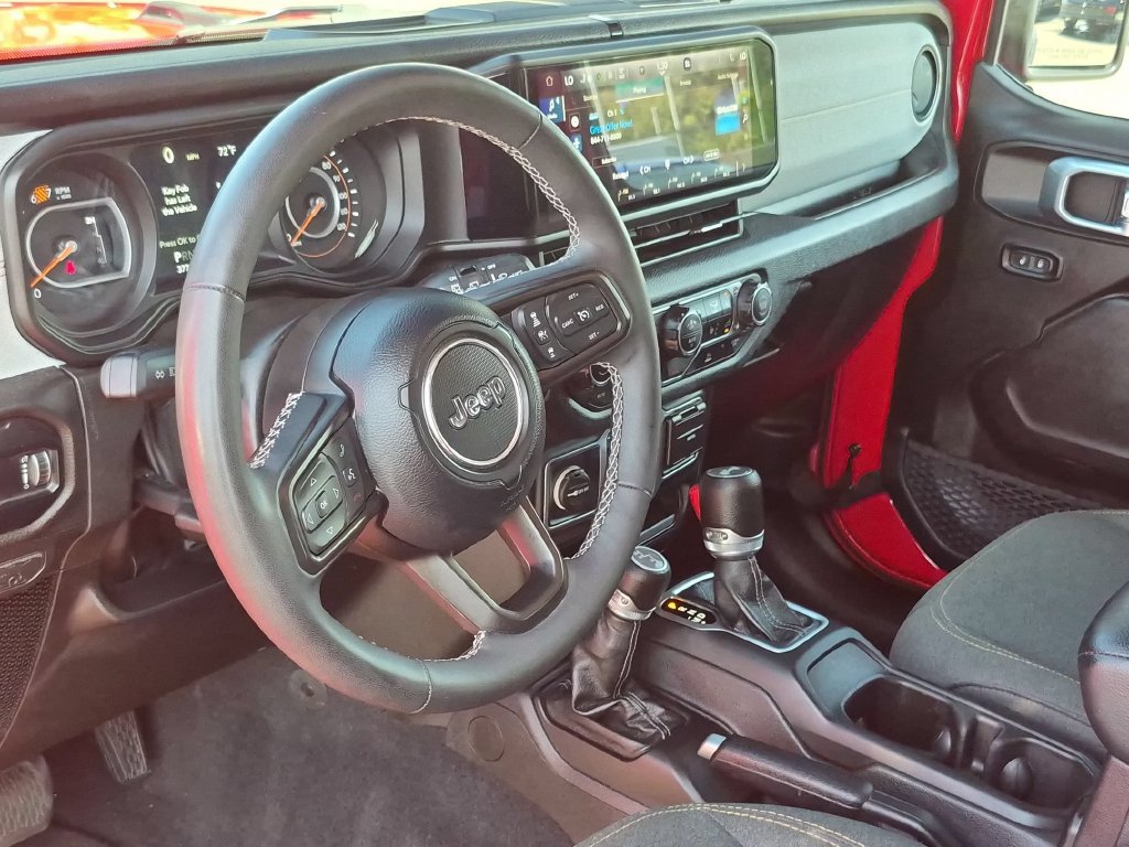 Used 2025 Jeep Wrangler Unlimited Sport AWD/4WD image 15