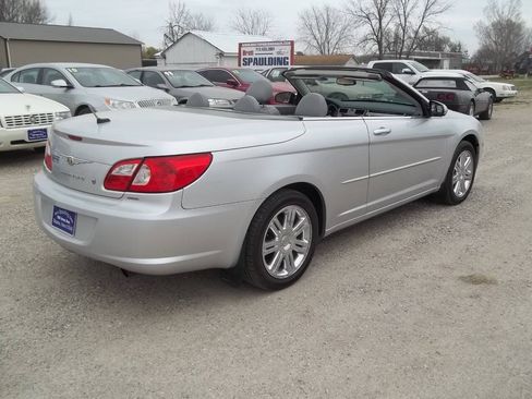 Used 2008 Chrysler Sebring Limited w/ Luxury Group FWD image 10