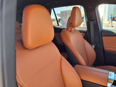 Used 2024 Mercedes-Benz GLC 300 4MATIC image 20