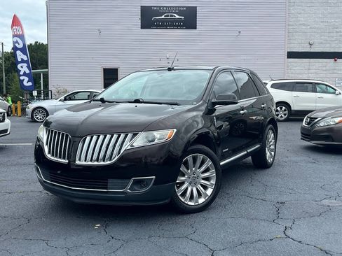 Used 2013 Lincoln MKX FWD image 1