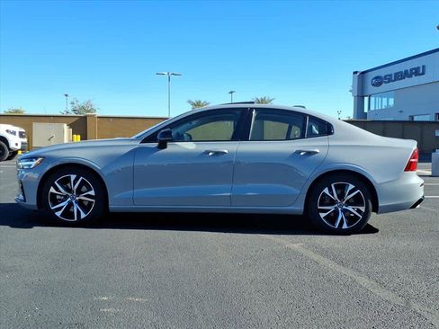 Used 2025 Volvo S60 B5 Core image 3