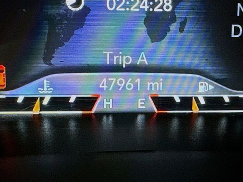 Used 2022 Jeep Cherokee Limited image 19