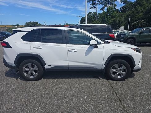 Used 2024 Toyota RAV4 XLE AWD/4WD image 4