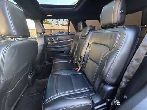 Used 2018 Ford Explorer Platinum AWD/4WD image 17