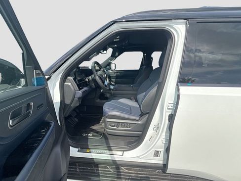 New 2026 INFINITI QX80 4WD w/ Sport Exterior Package image 17