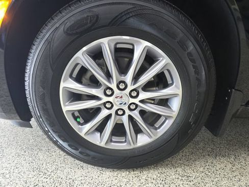 Used 2023 Buick Enclave Premium AWD/4WD image 27