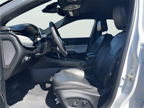 Used 2024 Jeep Compass Limited image 15