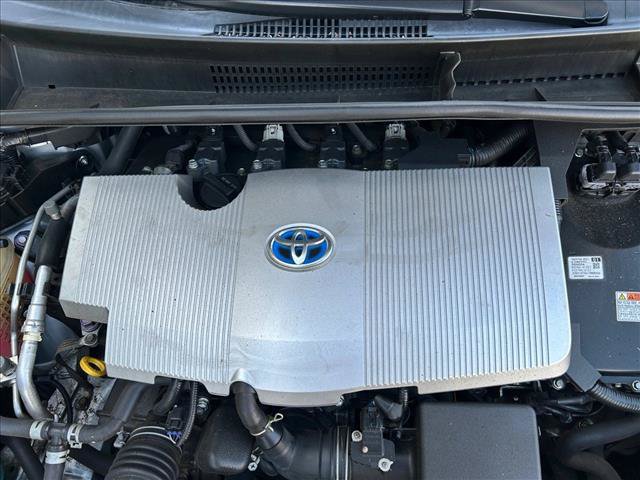 Used 2017 Toyota Prius Three w/ Carpet Mat Package FWD image 21