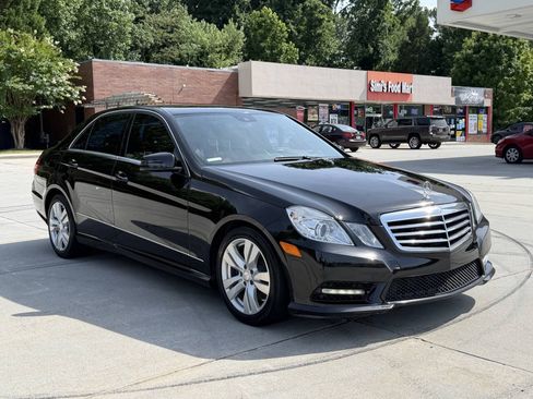 Used 2013 Mercedes-Benz E 350 BlueTEC Sedan image 3