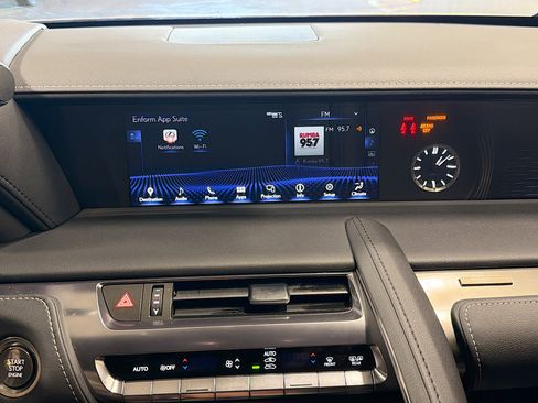 Used 2021 Lexus LC 500 Convertible image 26