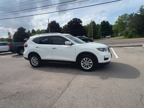 Used 2020 Nissan Rogue SV image 9