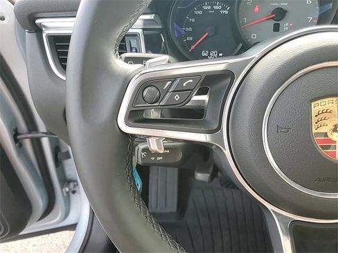 Used 2018 Porsche Macan S image 14