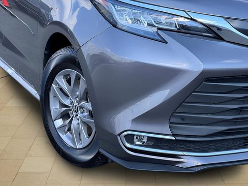 Used 2022 Toyota Sienna XLE w/ XLE Plus Package image 47