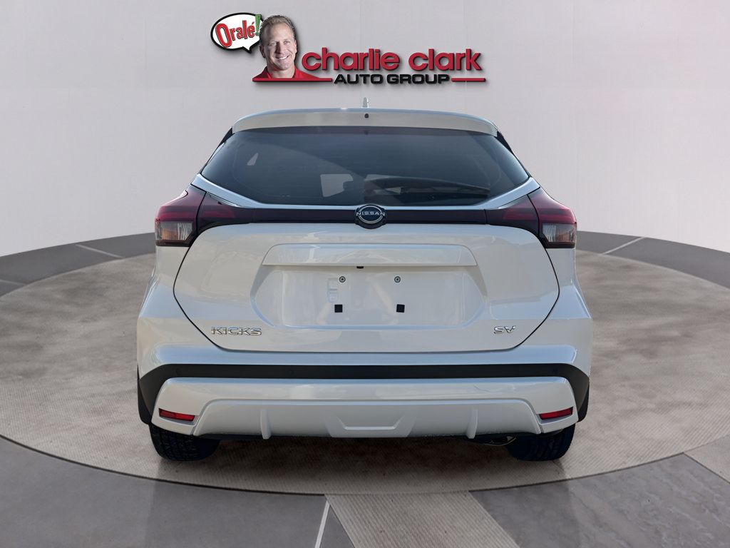 Used 2023 Nissan Kicks SV FWD image 4