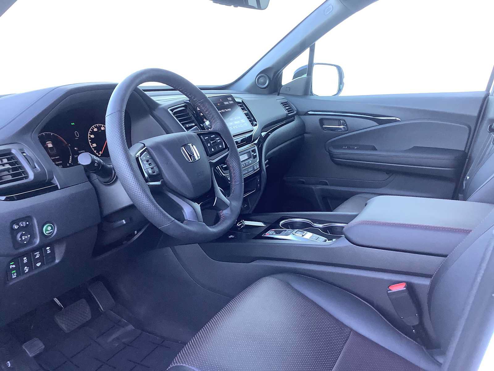 Certified 2026 Honda Ridgeline Black Edition image 3
