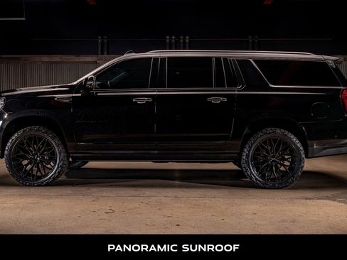 Used 2024 GMC Yukon XL Denali w/ Denali Reserve Package image 6