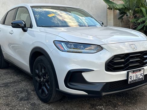 Used 2024 Honda HR-V Sport image 2