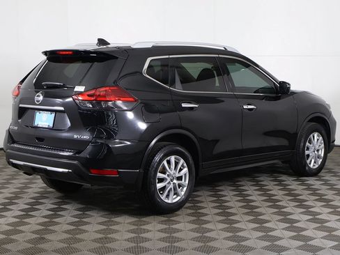 Used 2017 Nissan Rogue SV AWD/4WD image 11