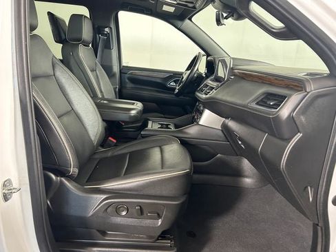 Used 2023 Chevrolet Suburban Premier w/ Advanced Technology Package AWD/4WD image 28