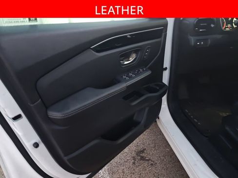 Used 2025 Honda Pilot Touring image 5