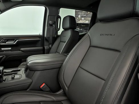 New 2026 GMC Sierra 1500 Denali w/ Denali Reserve Package AWD/4WD image 9
