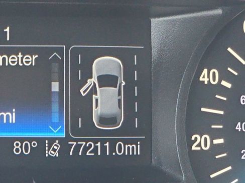 Used 2020 Ford Edge SE image 25