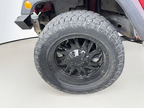 Used 2010 Jeep Wrangler Unlimited Sport image 29