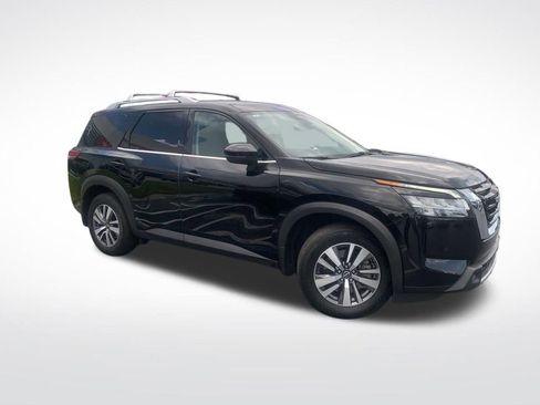 Certified 2022 Nissan Pathfinder SL w/ SL Black Package FWD image 12