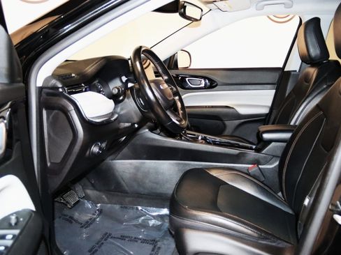 Used 2022 Jeep Compass Limited image 32