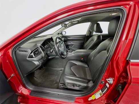 Used 2021 Toyota Camry SE image 20